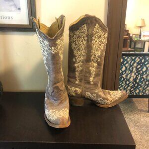 Corral Women's Brown Embroidery Snip Toe Cowgirl Boots